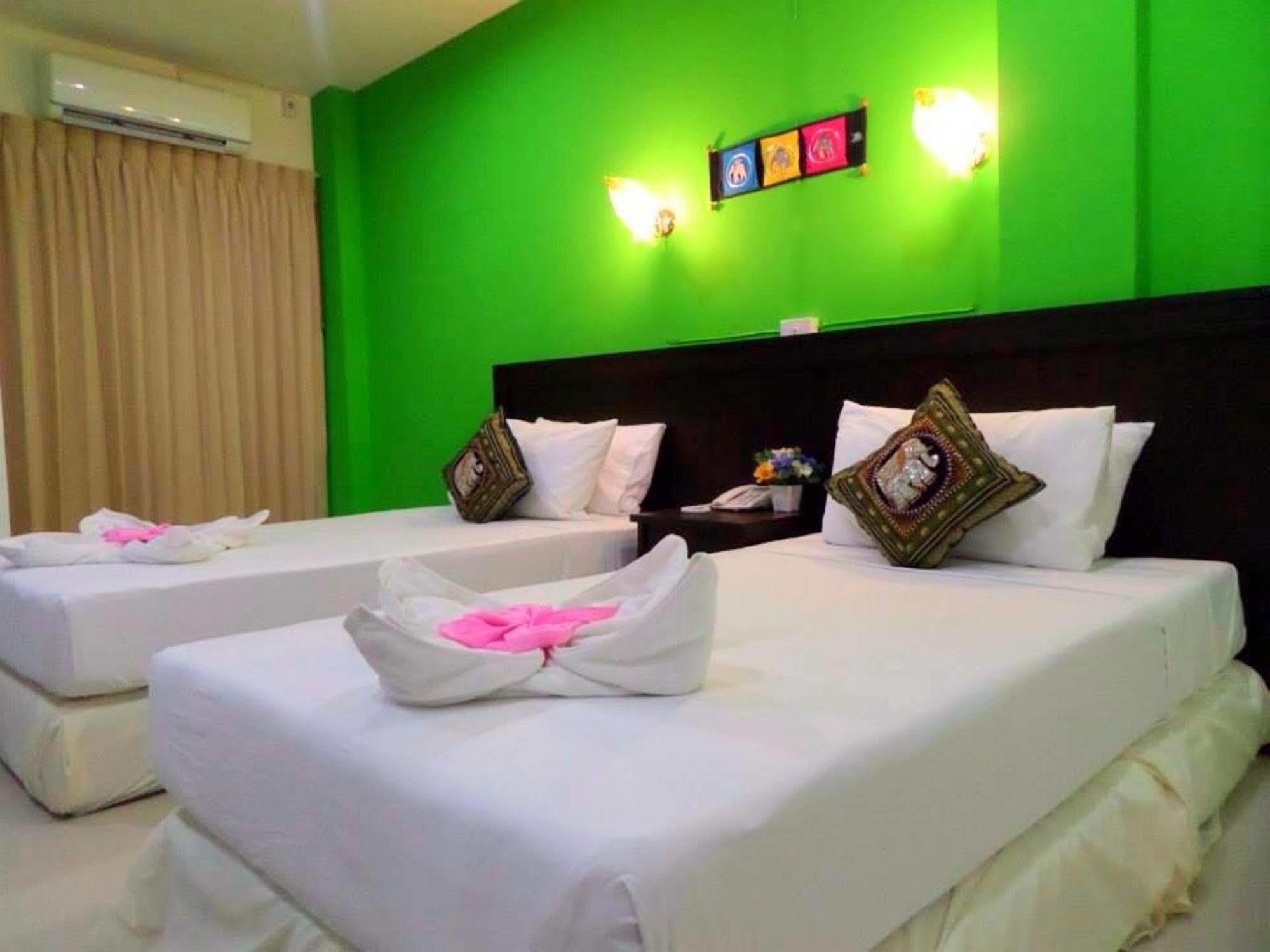 Nhà khách Thana Patong